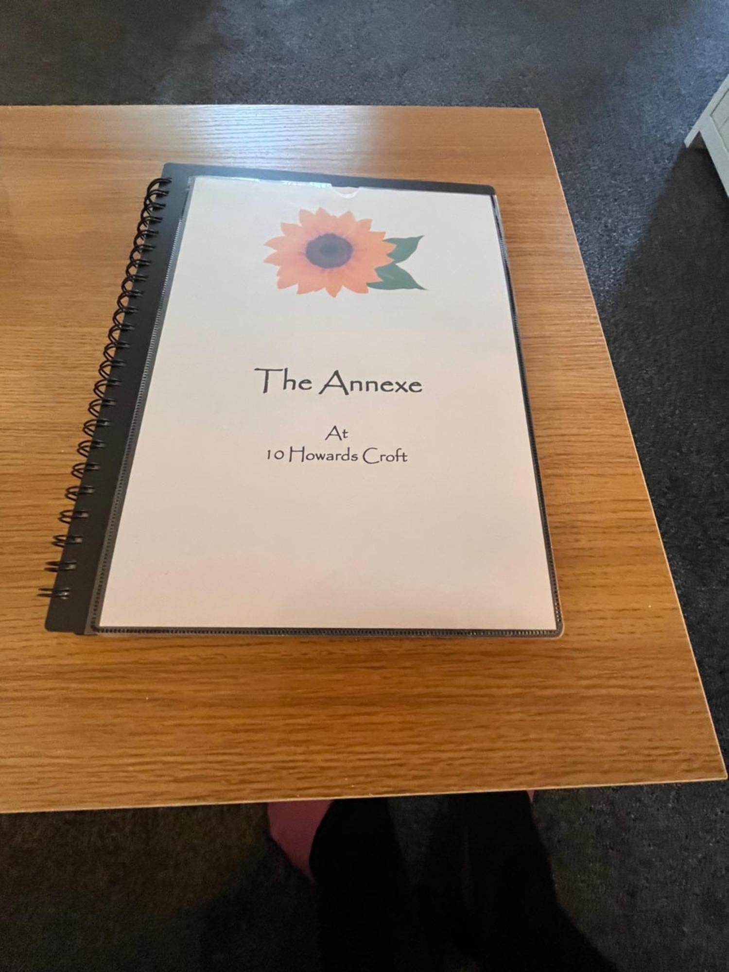 The Annexe - 10 Howards Croft * Mile End